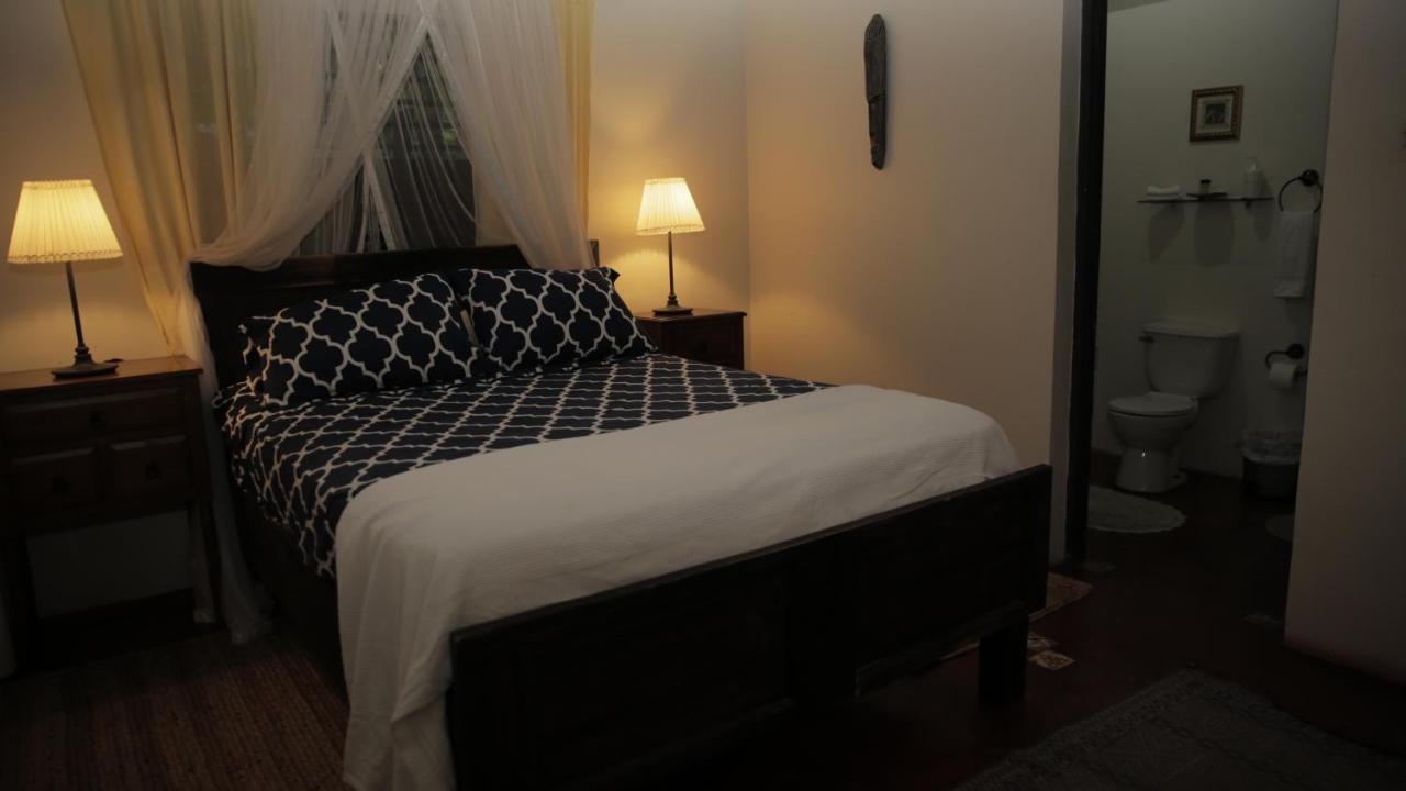 Katamah Beachfront Guesthouse Treasure Beach Bilik gambar
